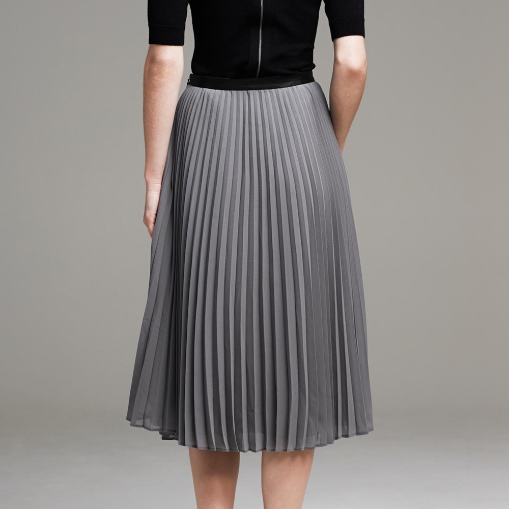 Banana republic pleated midi skirt